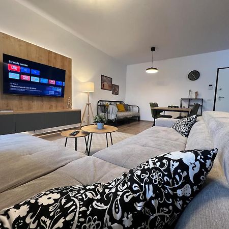 High-Rise Luxury Apartment With Free Parking Bukarest Exterior foto
