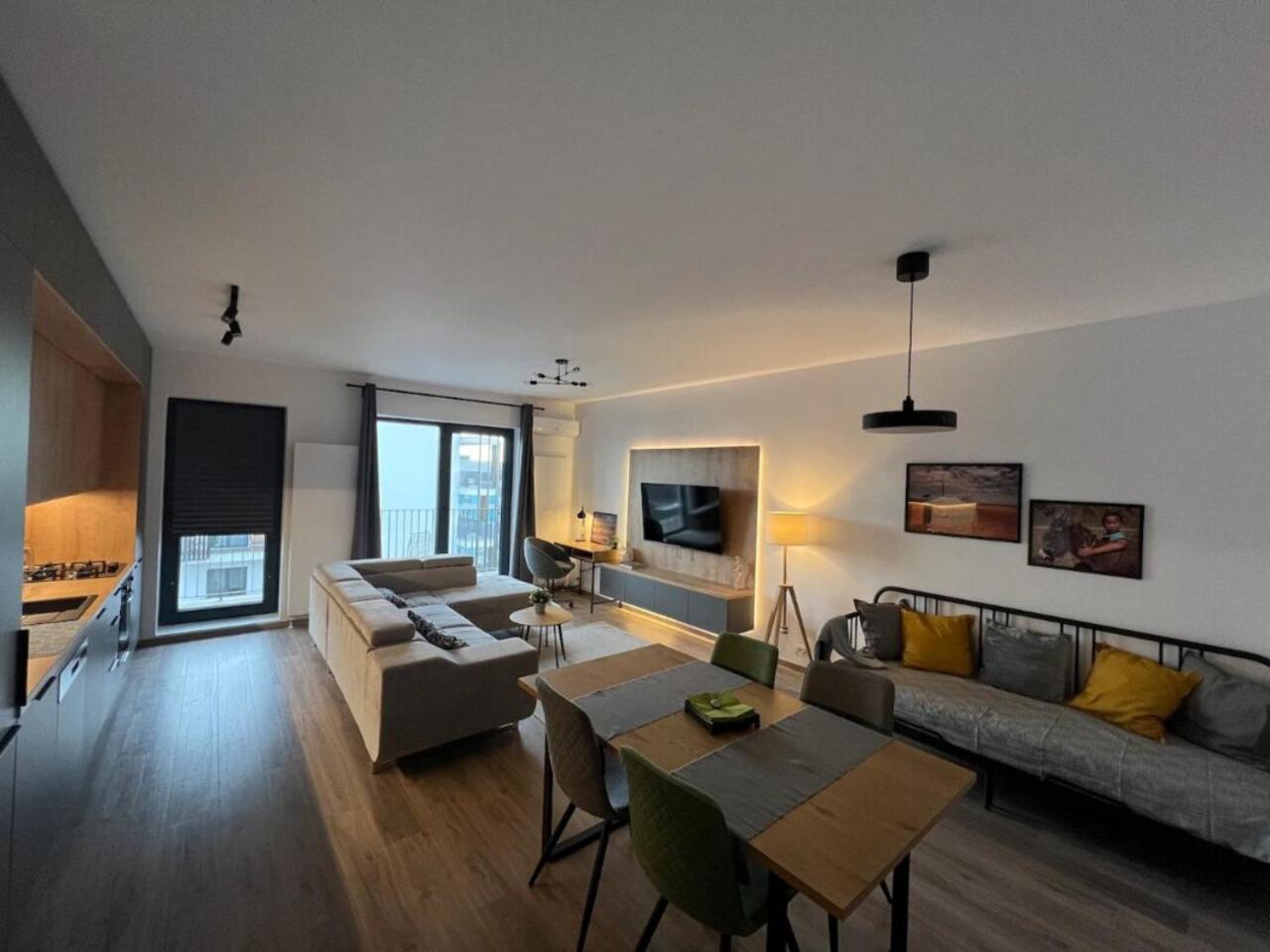 High-Rise Luxury Apartment With Free Parking Bukarest Exterior foto