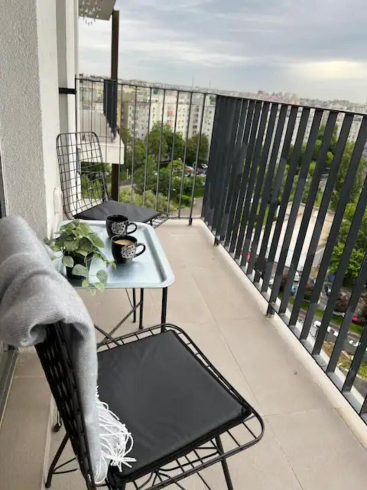 High-Rise Luxury Apartment With Free Parking Bukarest Exterior foto