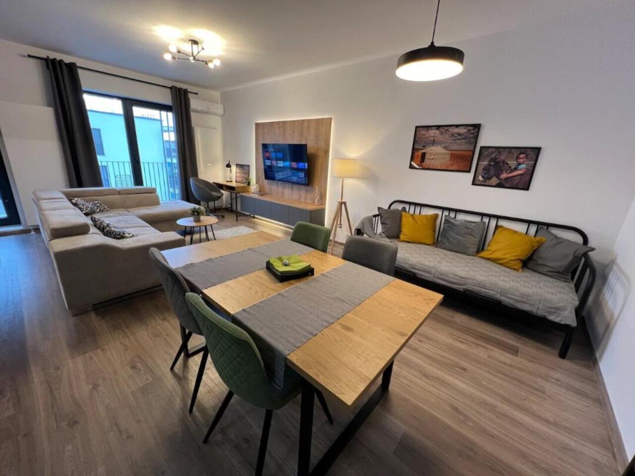 High-Rise Luxury Apartment With Free Parking Bukarest Exterior foto