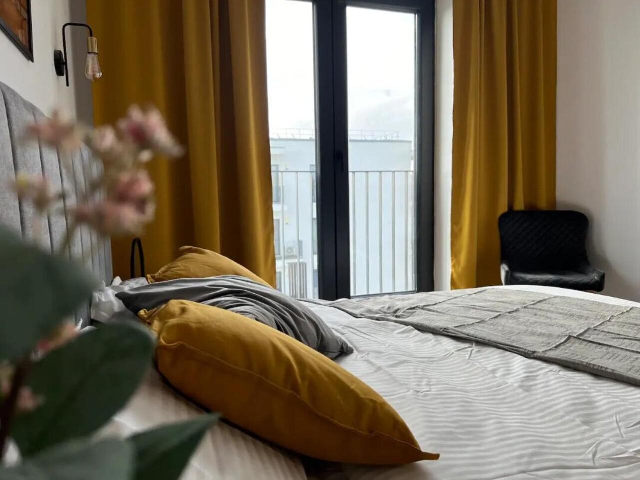 High-Rise Luxury Apartment With Free Parking Bukarest Exterior foto