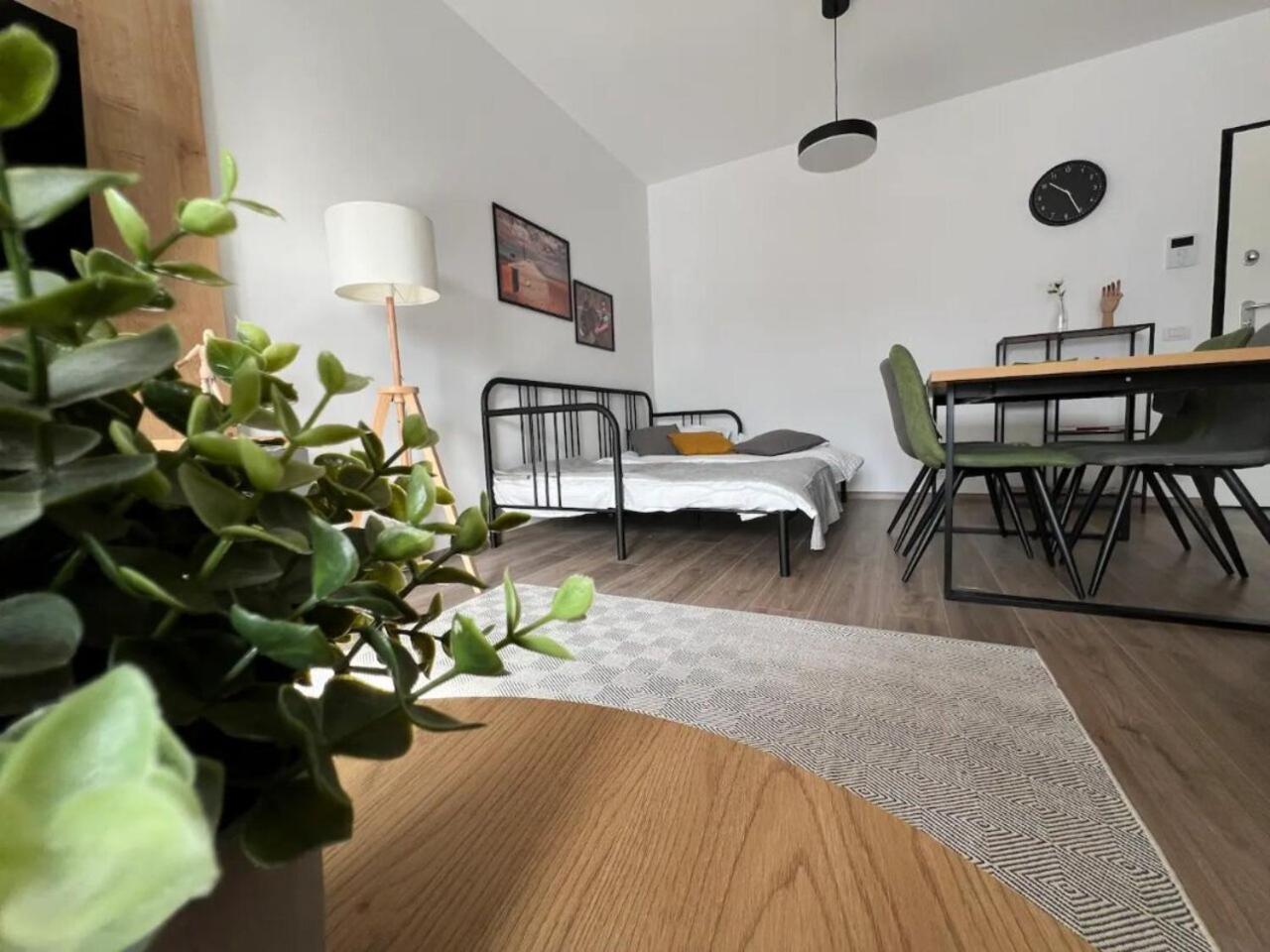 High-Rise Luxury Apartment With Free Parking Bukarest Exterior foto